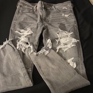 AMERICAN EAGLE Gray Distressed Women's Jeggings